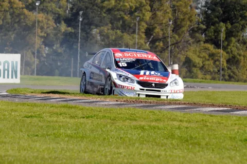 #15 Facundo Regalia – Escudería FE – Peugeot 408 RPE V8 – Argentinische Super TC 2016