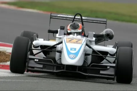 #77 Pietro Fantin – Hitech Racing – Dallara F308 - Volkswagen – Britische Formel 3 Meisterschaft 2010