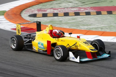 #10 Sandro Zeller – Jo Zeller Racing – Dallara F312 - AMG Mercedes – FIA Formel 3 Europameisterschaft 2013