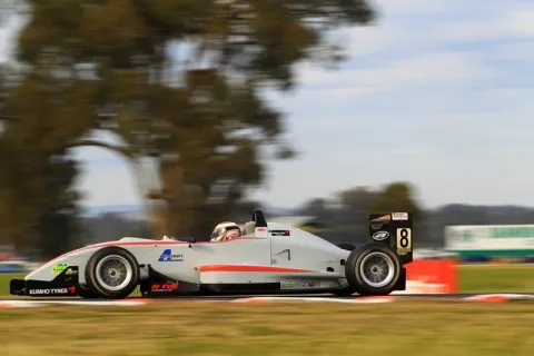 #8 Josh Burdon – R-Tek Motorsport – Dallara F302 - Spiess Opel – Australische Formel 3 Meisterschaft 2011