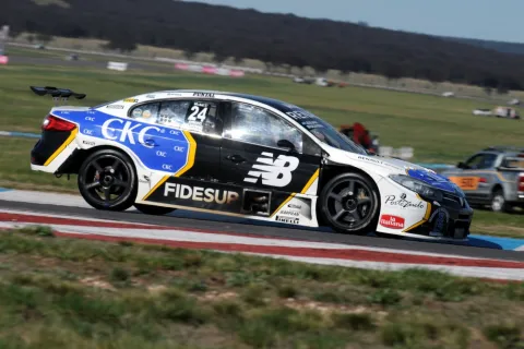 #24 Gerardo Salaverría – Ambrogio Racing – Renault Fluence II RPE V8 – Argentinische Super TC 2015