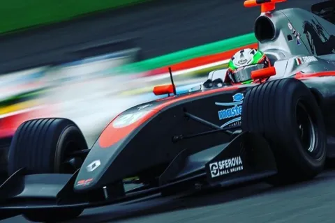 #21 Damiano Fioravanti – RP Motorsport – Dallara FR35-12 - Renault – Formel V8 3.5 Weltserie 2017