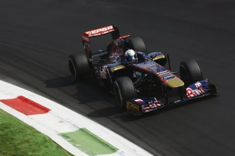 #18 Sebastien Buemi – Scuderia Toro Rosso – Toro Rosso STR6 - Ferrari – FIA Formel 1 Weltmeisterschaft 2011