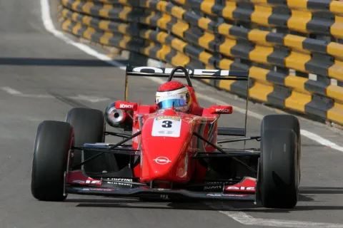 #3 James Rossiter – Signature – Dallara F302 - Spiess Opel
