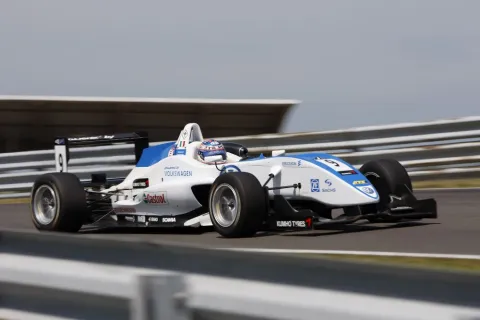 #9 Edoardo Mortara – Signature – Dallara F308 - Volkswagen – Formel 3 Masters 2010