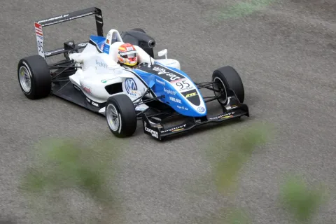 #95 Laurens Vanthoor – Signature – Dallara F308 - Volkswagen – Britische Formel 3 Meisterschaft 2011