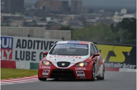 #4 Alexander Dudukalo – Sunred Engineering – Seat Leon SR 1.6T – FIA Tourenwagen Weltmeisterschaft 2011
