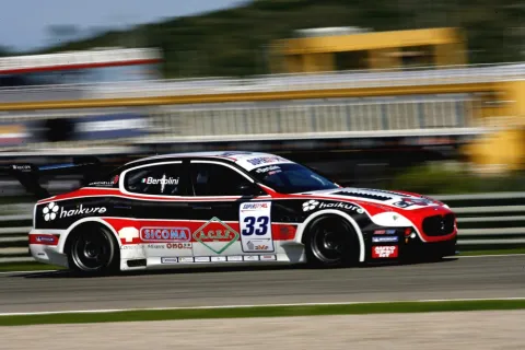 #46/33 Andrea Bertolini – Swiss Team – Maserati Quattroporte – Internationale Superstars Serie 2011