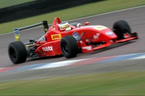 #44 James Cole – T-Sport – Dallara F305 - Mugen Honda – Britische Formel 3 Meisterschaft 2010