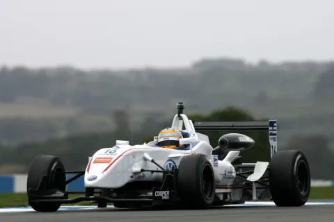 #16 Menasheh Idafar – T-Sport – Dallara F308 - Volkswagen – Britische Formel 3 Meisterschaft 2011