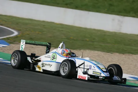 #5 Richie Stanaway – Van Amersfoort Racing – Dallara F305 - Volkswagen – Deutscher Formel-3-Cup 2011