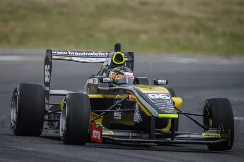 #86 Brendon Leitch – Victory Motor Racing – Tatuus FT50 - Toyota – Toyota Racing Serie 2015-2016
